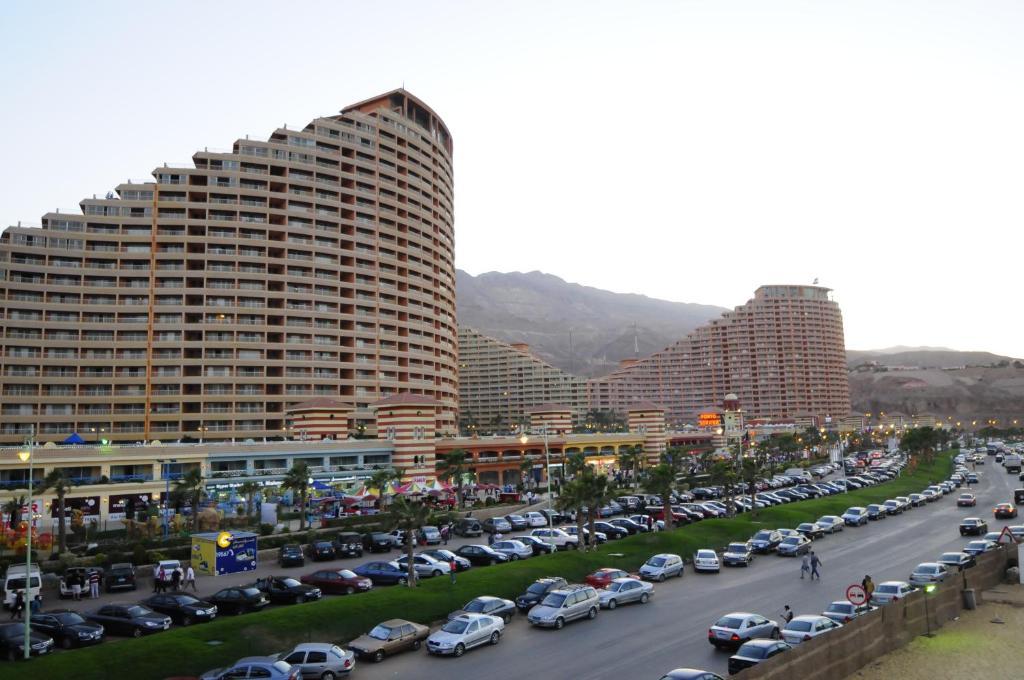 עיין סוחנה Porto Sokhna Pyramids Apartments Powered By Amer-Group Family Only מראה חיצוני תמונה